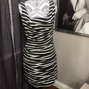 Express black/white dress